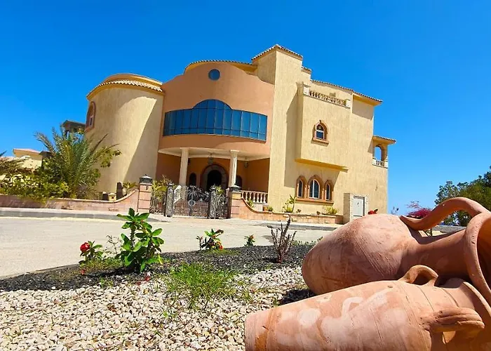 Luxury Seafront Pool - 3 Stories & Roof Floor - Master Bedrooms Villa *