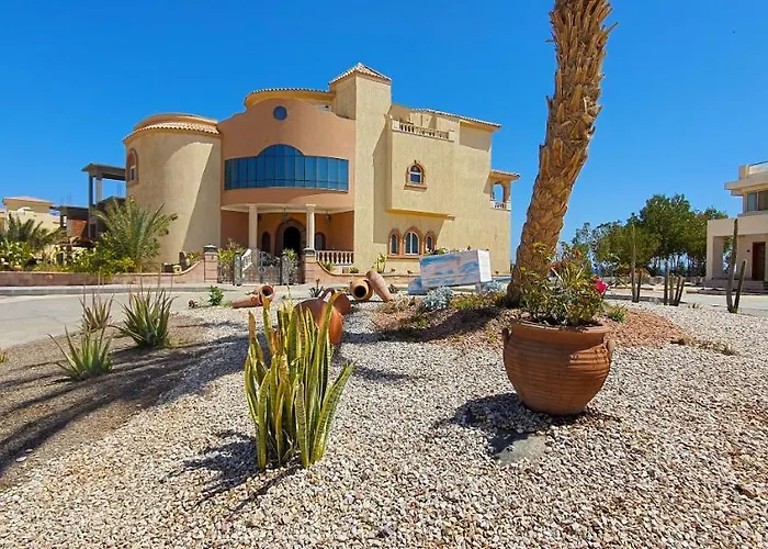Villa Luxury Seafront Pool - 3 Stories & Roof Floor - Master Bedrooms