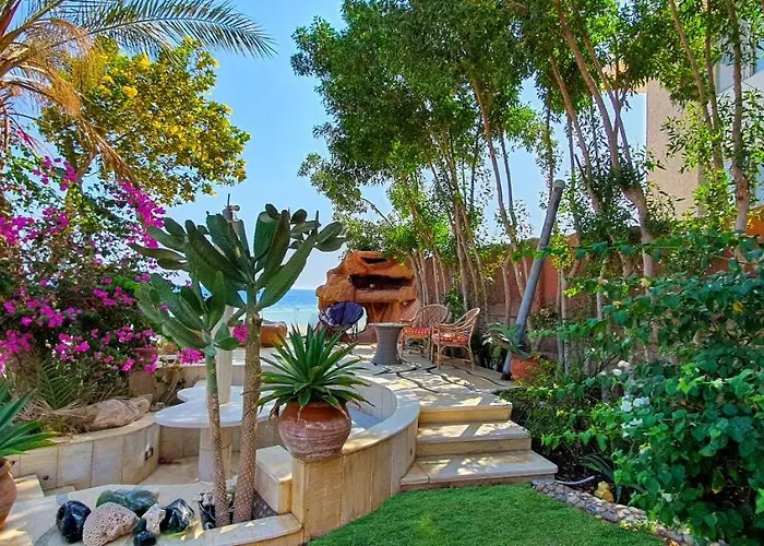 Luxury Seafront Pool - 3 Stories & Roof Floor - Master Bedrooms Villa