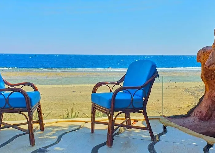 Luxury Seafront Pool - 3 Stories & Roof Floor - Master Bedrooms Villa Hurgada