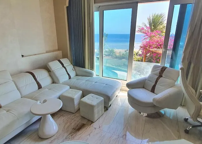 Luxury Seafront Pool - 3 Stories & Roof Floor - Master Bedrooms