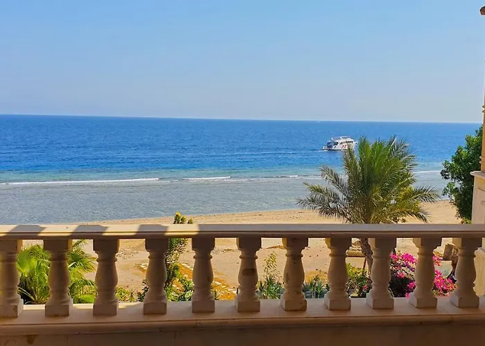 Luxury Seafront Pool - 3 Stories & Roof Floor - Master Bedrooms *