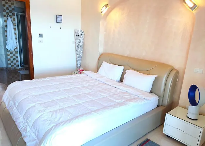 Villa Luxury Seafront Pool - 3 Stories & Roof Floor - Master Bedrooms *