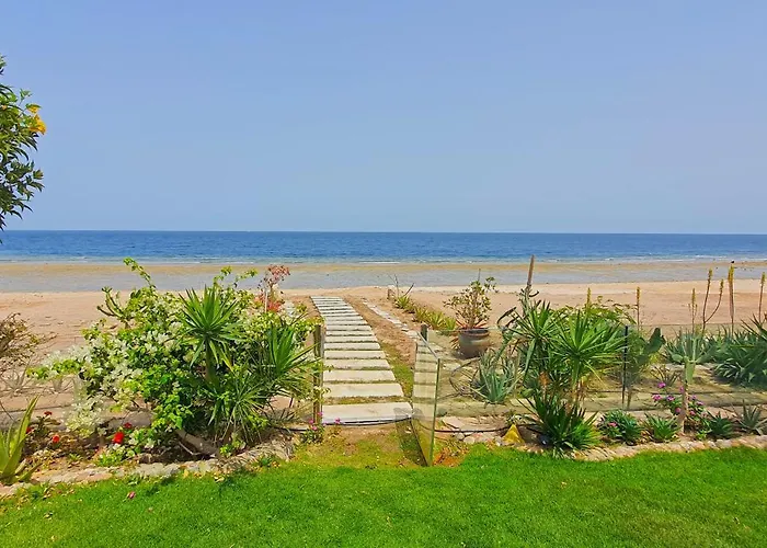 Luxury Seafront Pool - 3 Stories & Roof Floor - Master Bedrooms Villa Hurgada