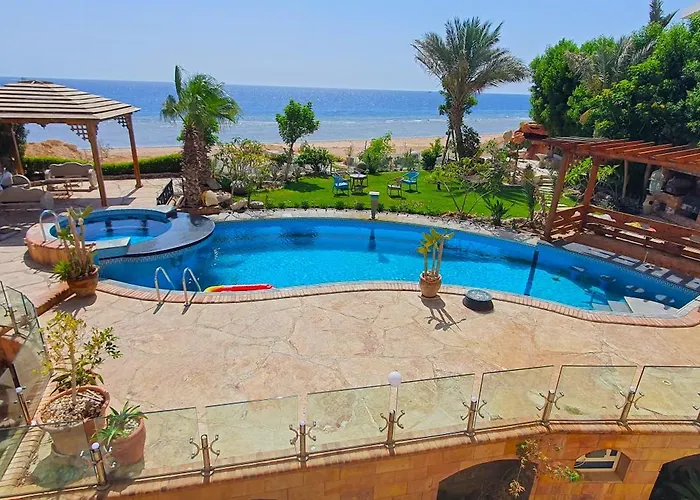 Luxury Seafront Pool - 3 Stories & Roof Floor - Master Bedrooms